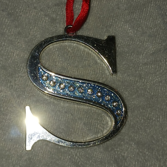 "S" Ornament - Picture 4 of 6